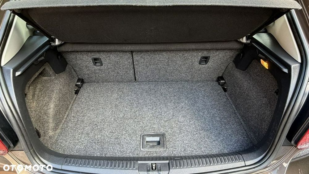 Volkswagen Polo - 17