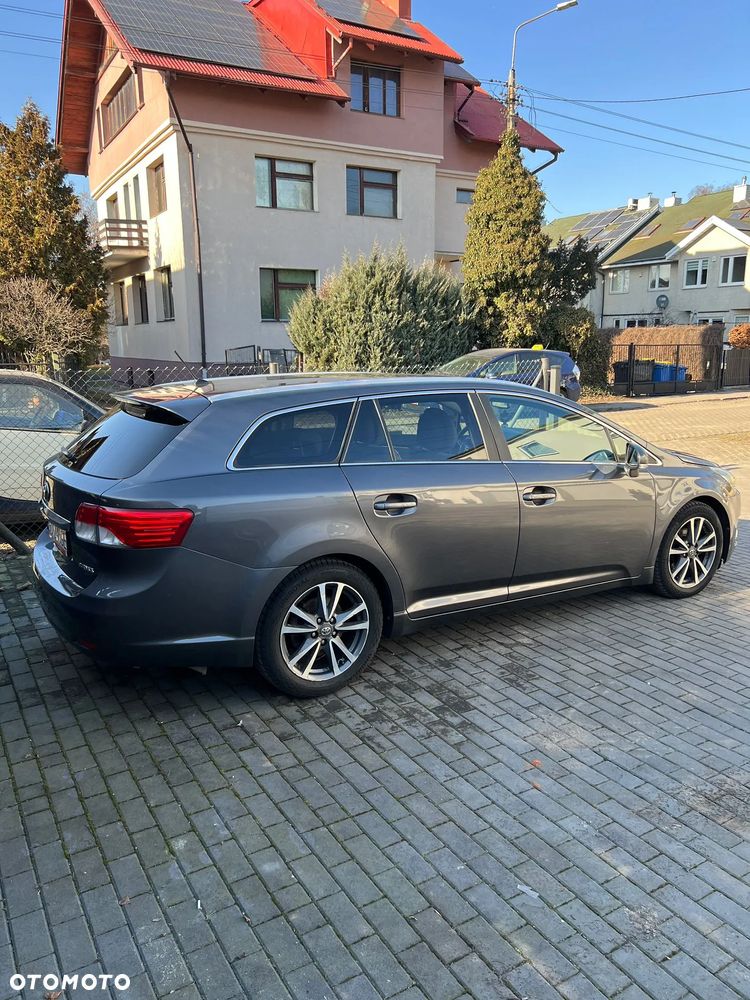 Toyota Avensis 2.0 D-4D Sol - 4