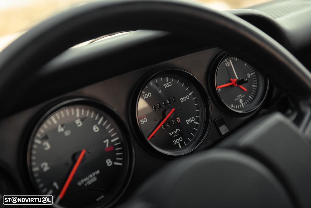 Porsche 911 Série G - 11