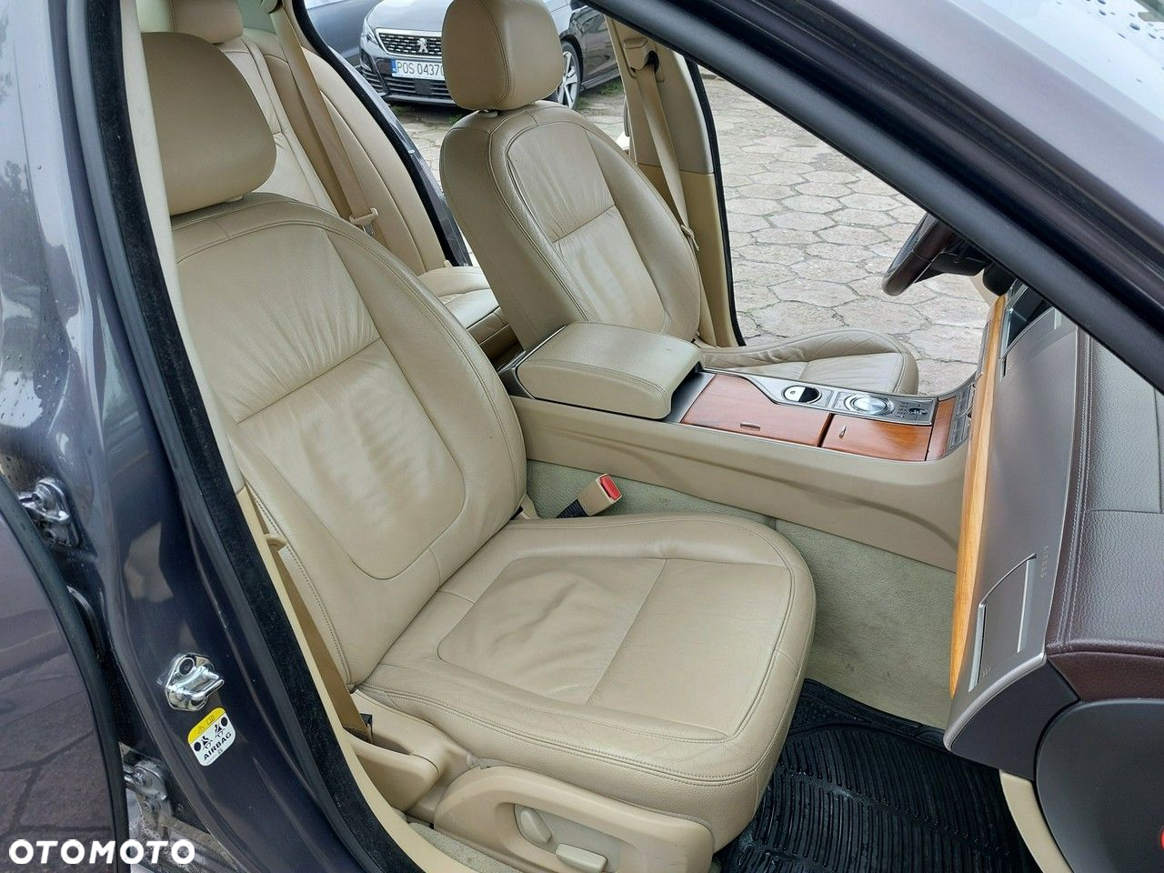 Jaguar XF 2.7 V6 D Premium Luxury - 17