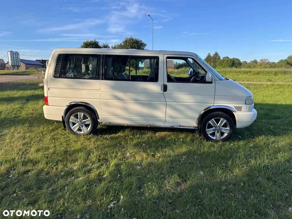Volkswagen Caravelle Basis / CL - 8