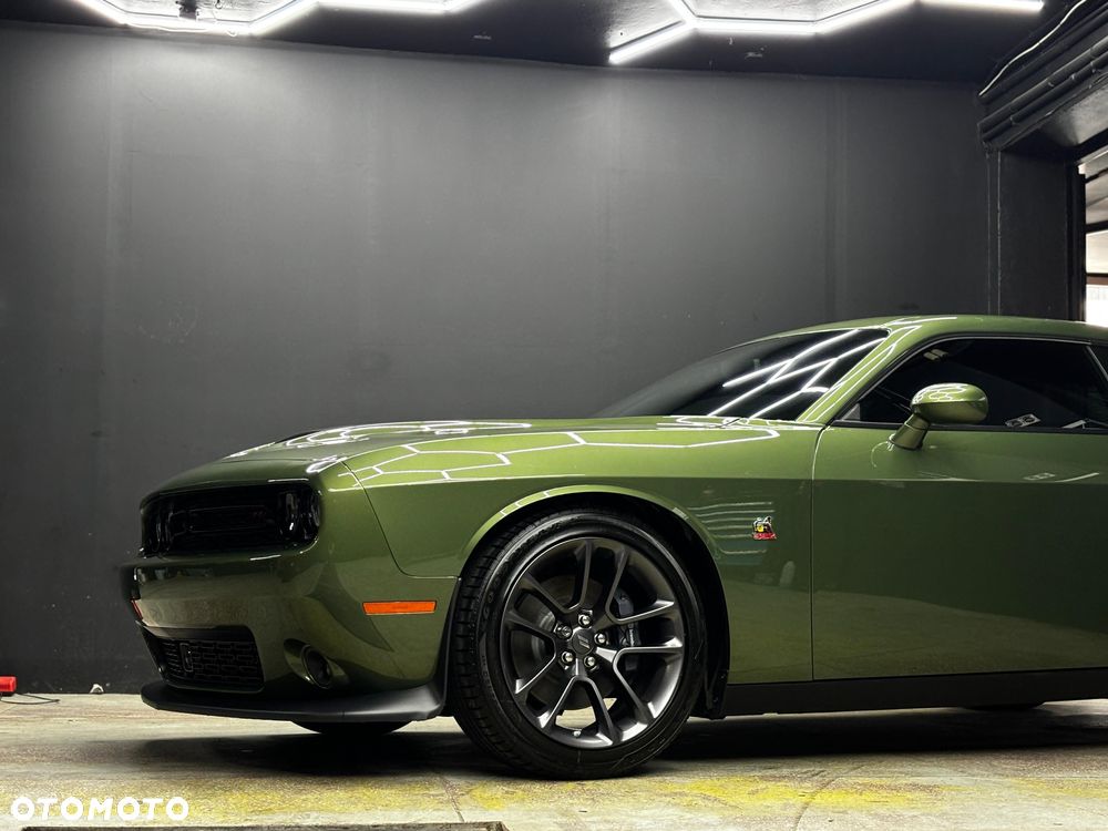 Dodge Challenger 6.4 Scat Pack - 8