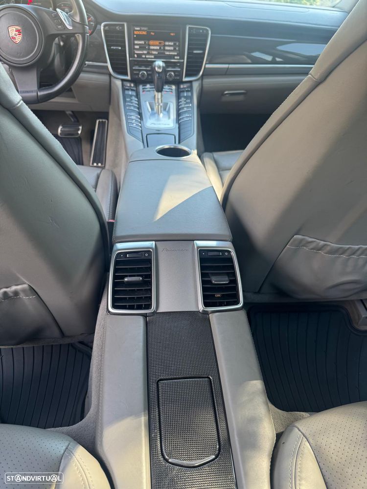 Porsche Panamera 3.0 V6 - 12