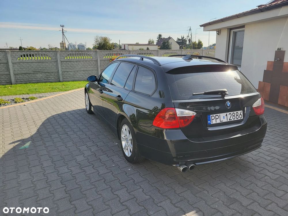 BMW Seria 3 318i - 10