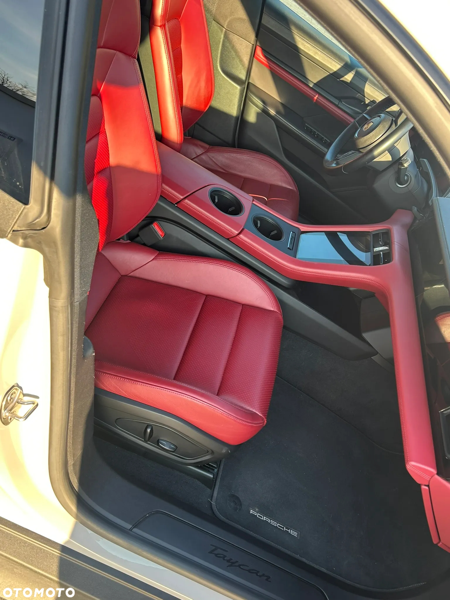 Porsche Taycan Performance Plus - 34
