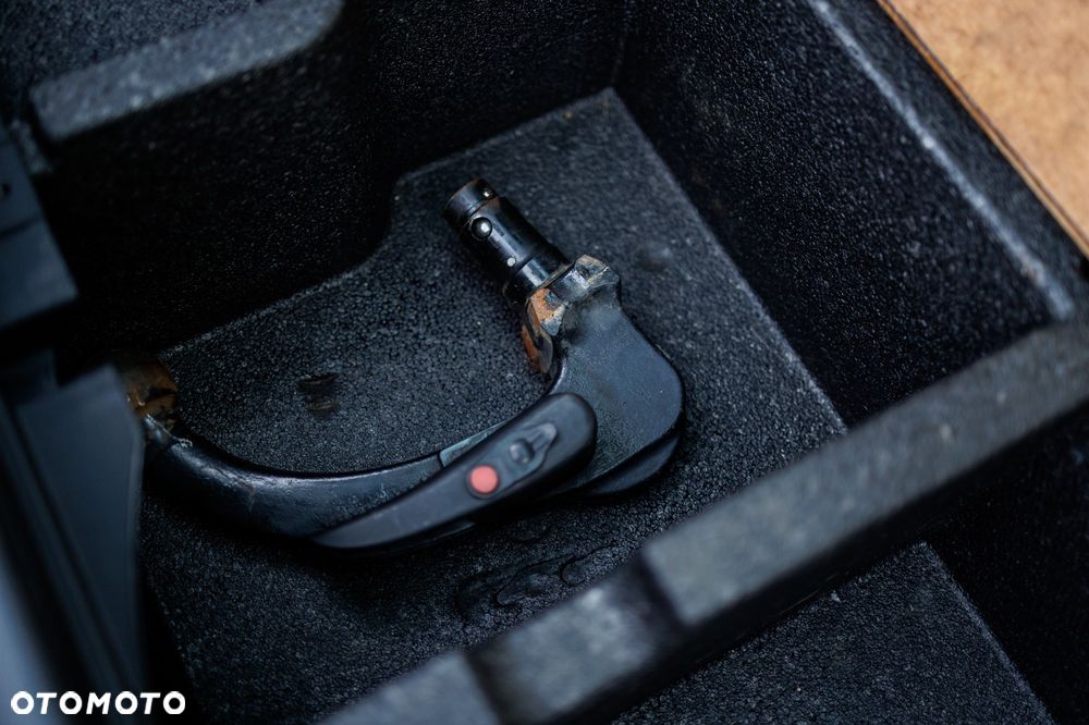 Skoda Octavia 2.0 TDI DSG RS - 25