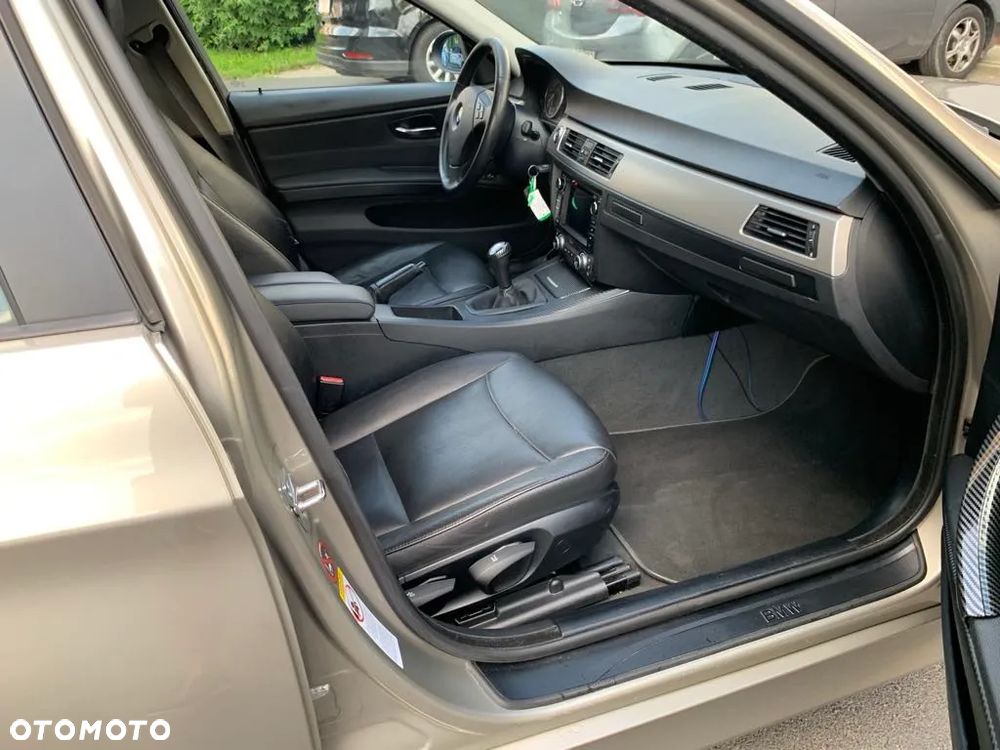 BMW Seria 5 520i - 9