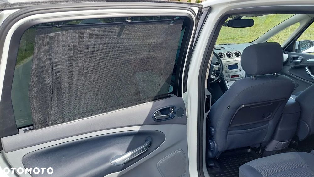 Ford S-Max - 16