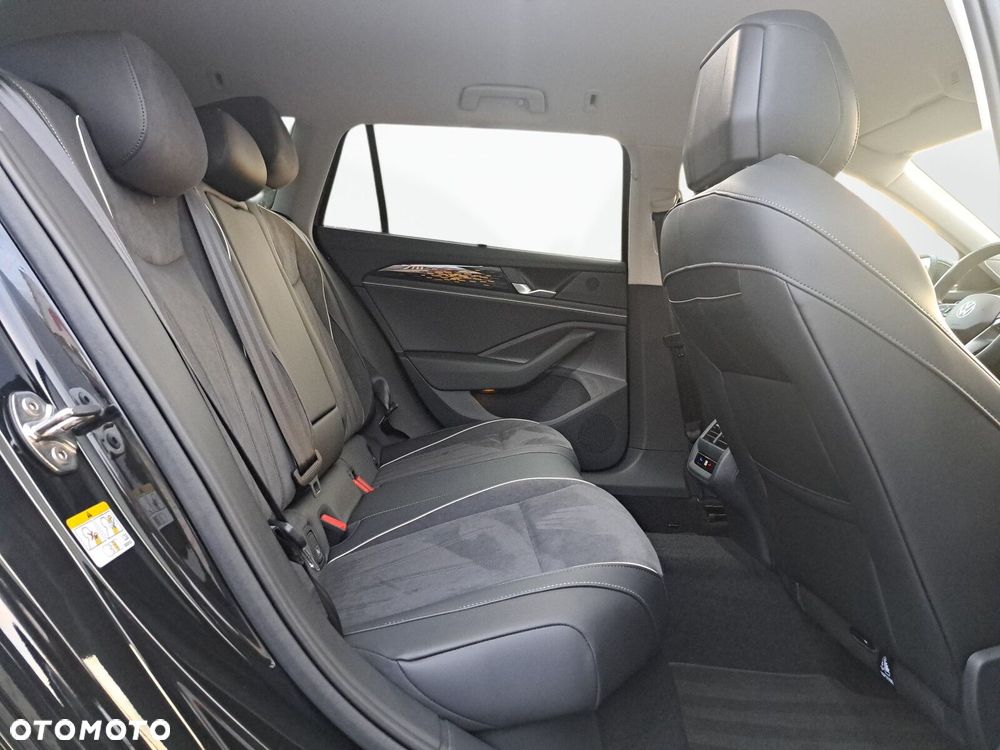 Volkswagen Passat 2.0 TDI SCR Elegance DSG - 14