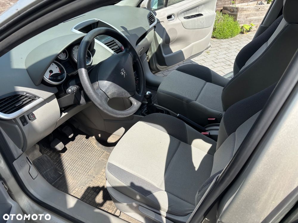 Peugeot 207 1.4 16V Presence - 10