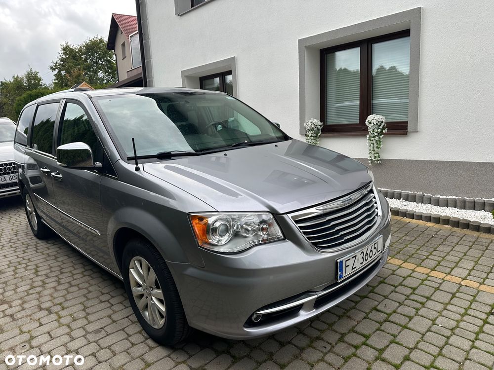 Chrysler Town & Country 3.6 Limited - 7