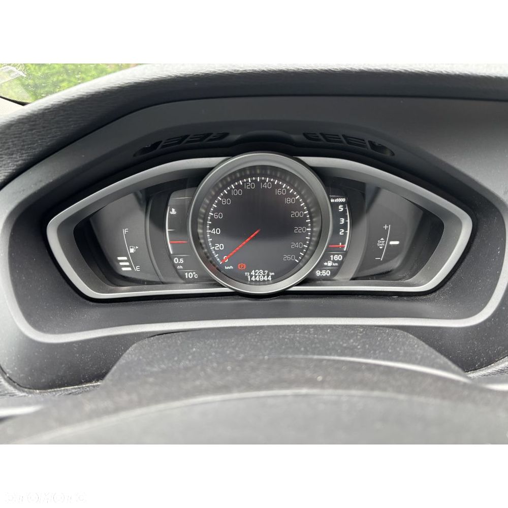Volvo V40 D2 Kinetic - 19