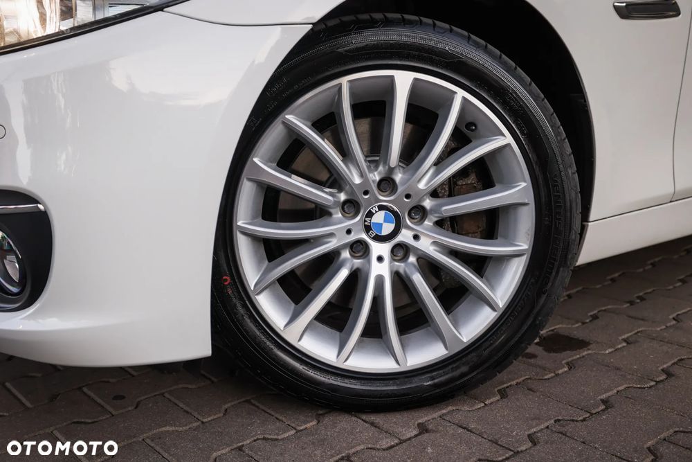 BMW Seria 5 525d xDrive Sport-Aut Modern Line - 4