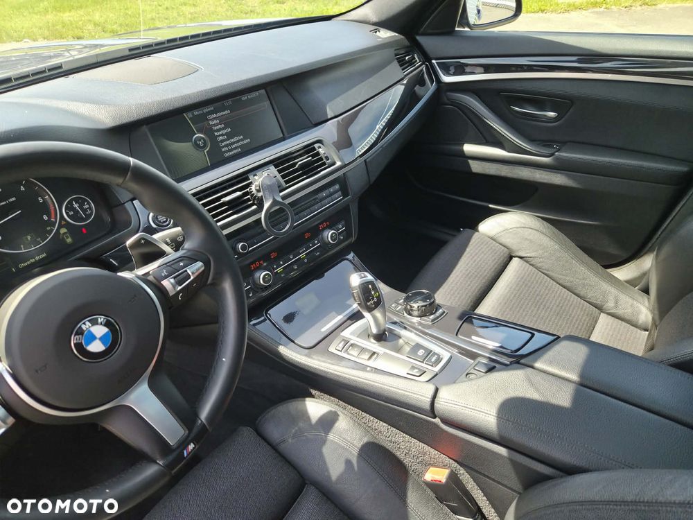 BMW Seria 5 535d Sport-Aut - 33