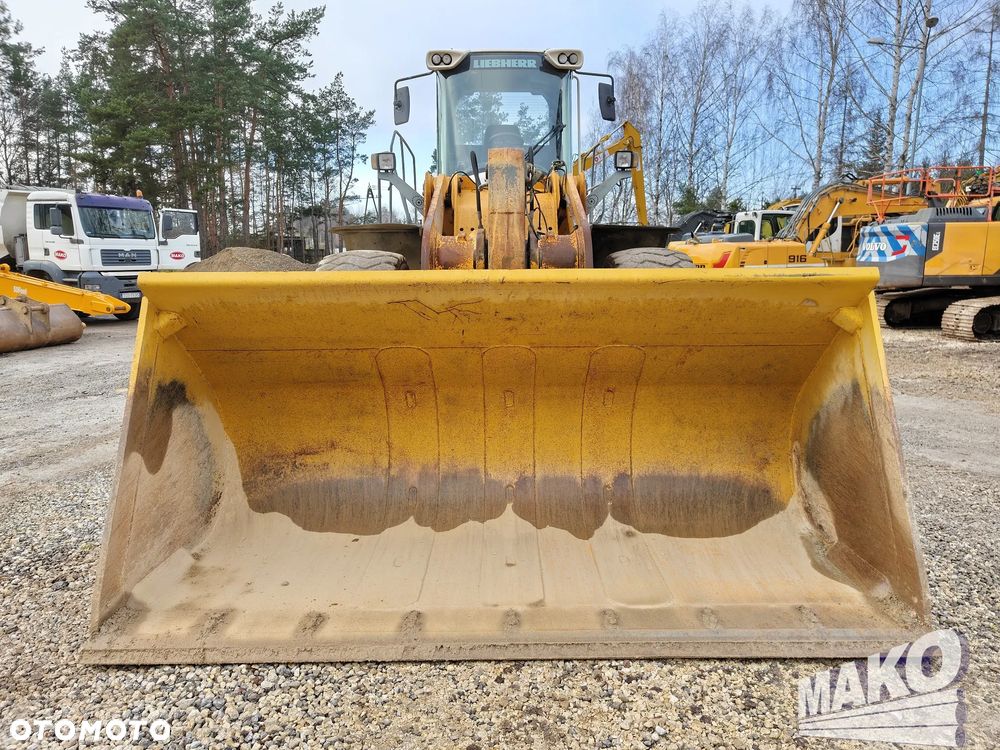 Liebherr L566 - 8