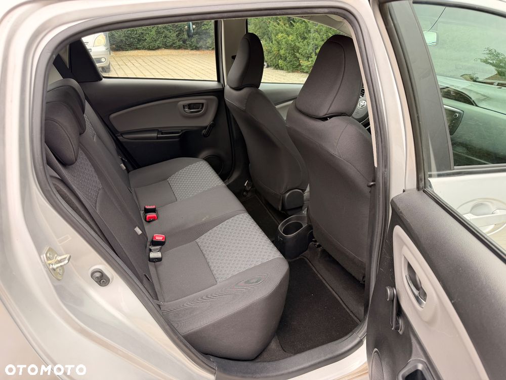 Toyota Yaris 1.33 VVT-i Club - 19
