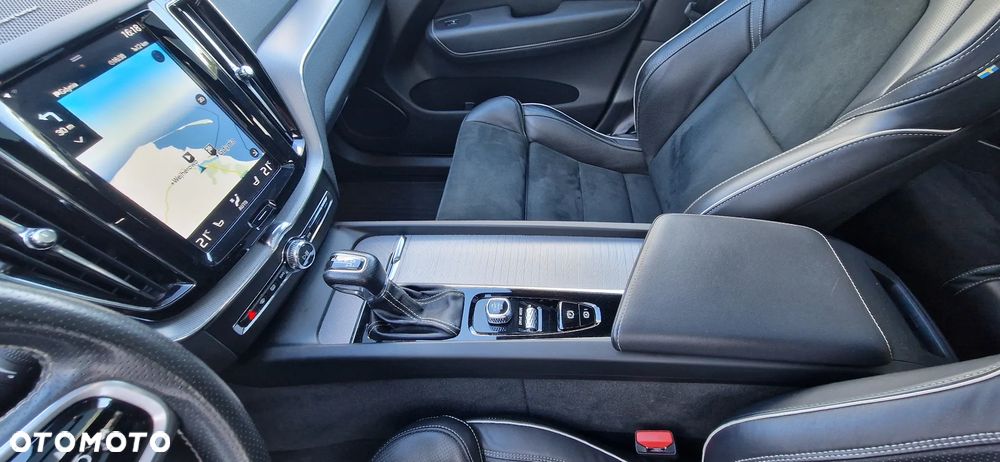 Volvo XC 60 D4 R-Design - 20