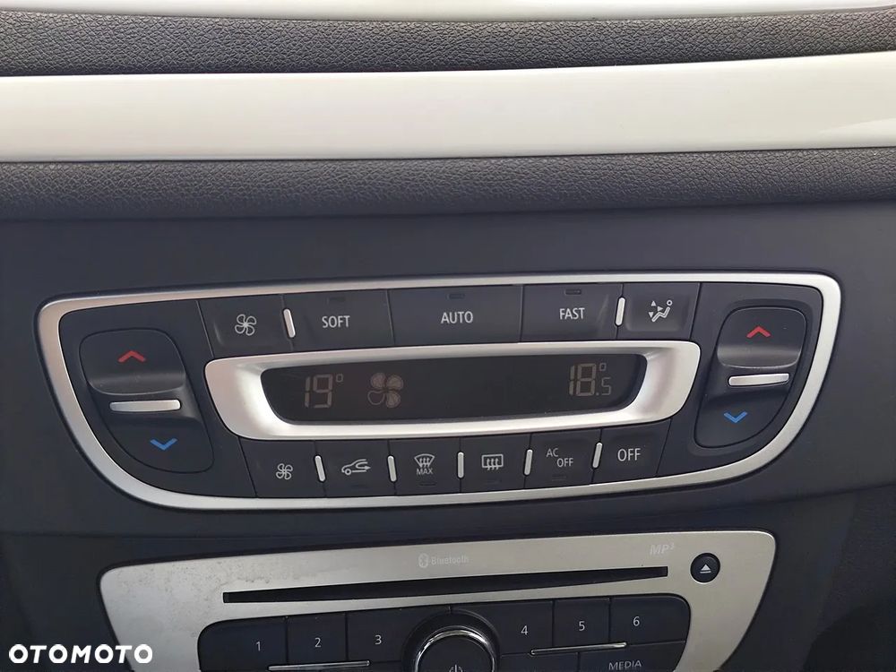 Renault Megane Grandtour ENERGY TCe 130 EDC BOSE EDITION - 19