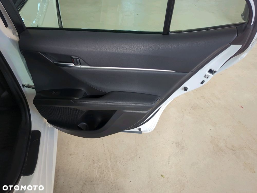 Toyota Camry 2.5 Hybrid Prestige CVT - 22