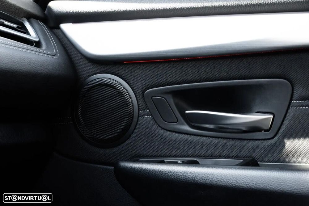BMW 216 Active Tourer - 32