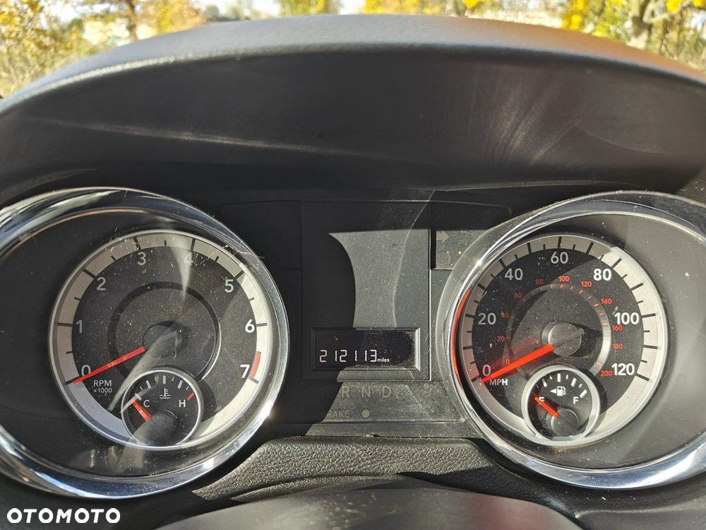 Dodge Grand Caravan - 17