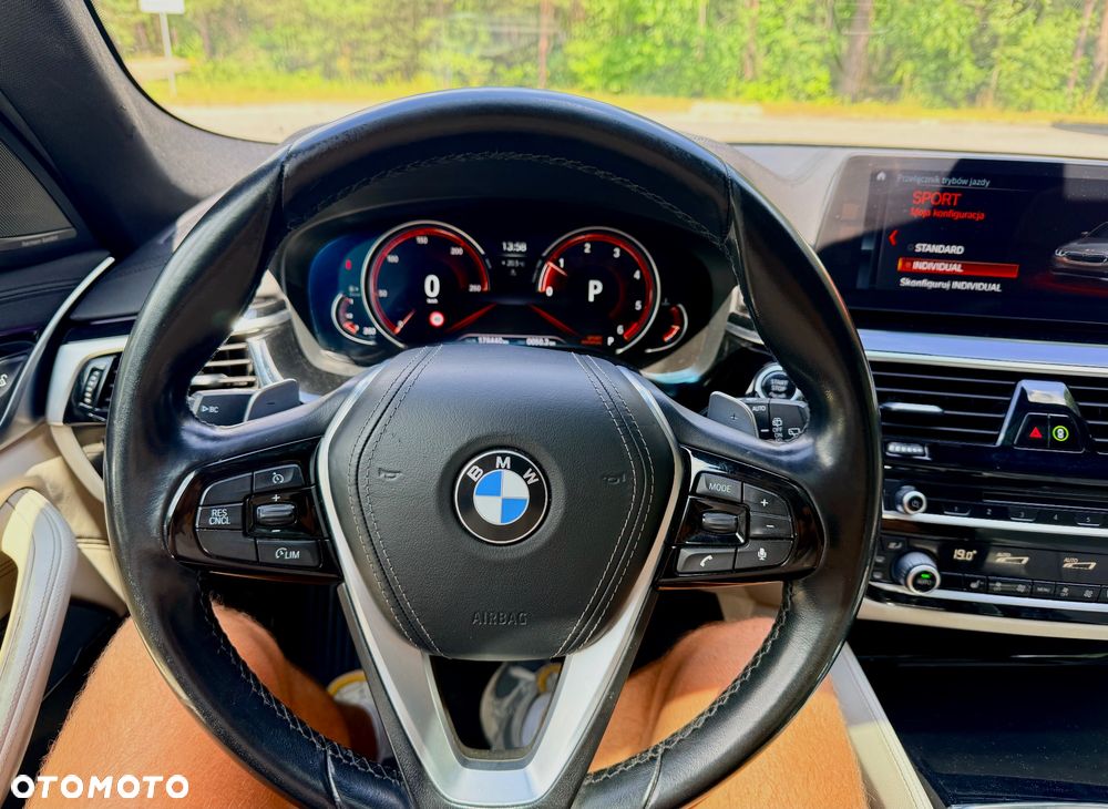 BMW Seria 5 520d xDrive Luxury Line sport - 33