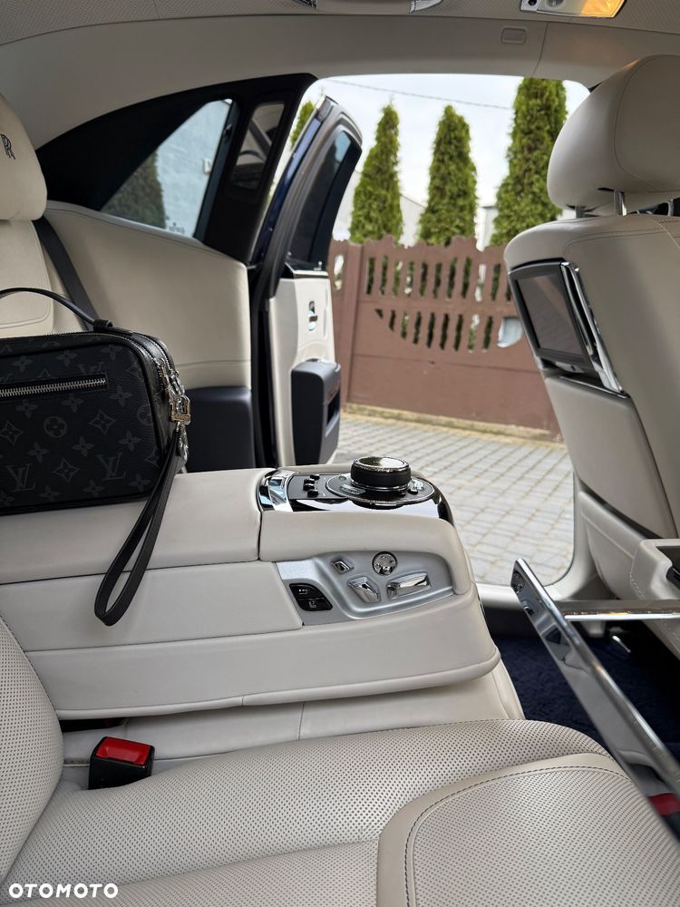 Rolls-Royce Ghost Standard - 19
