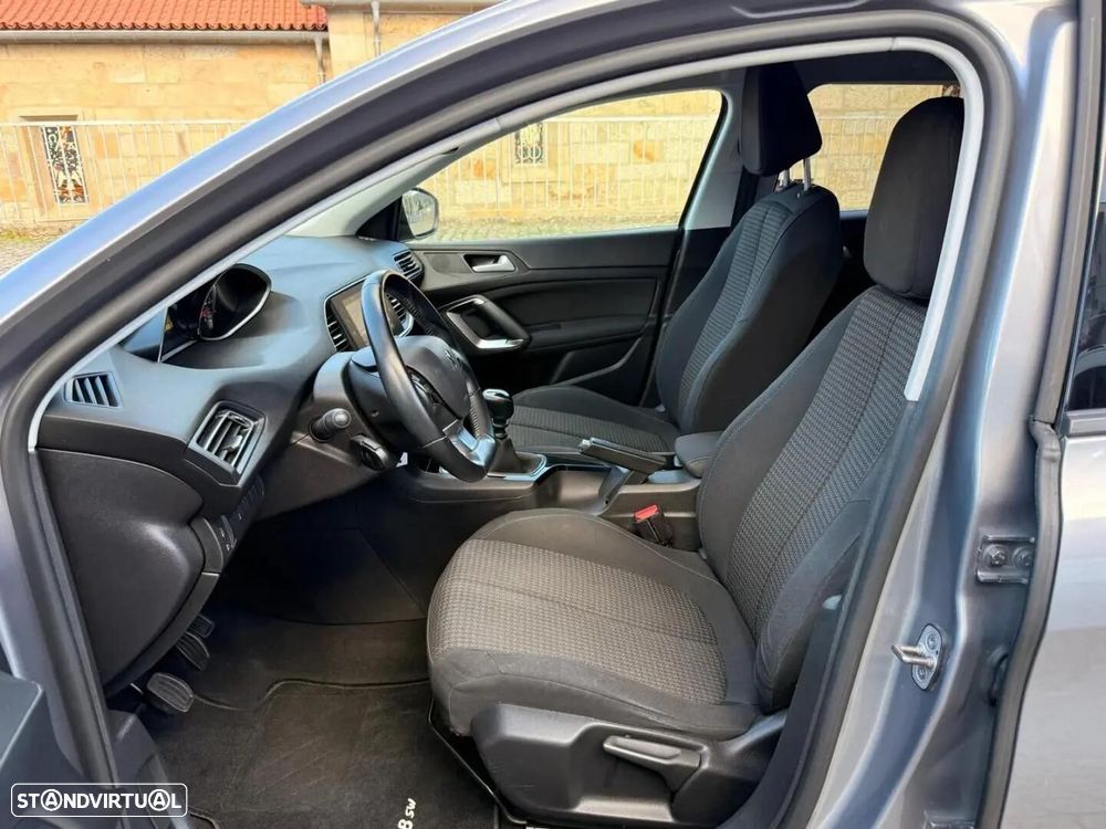 Peugeot 308 SW - 11