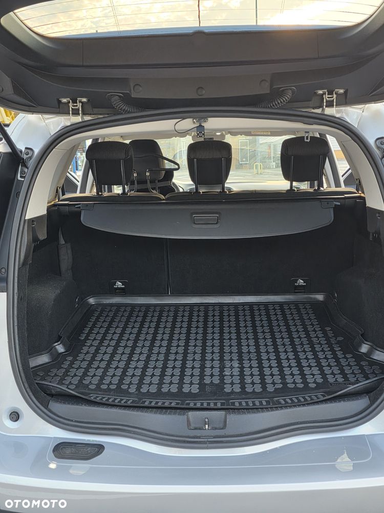 Renault Grand Scenic - 8