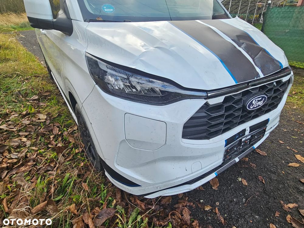 Ford Tourneo Custom - 17