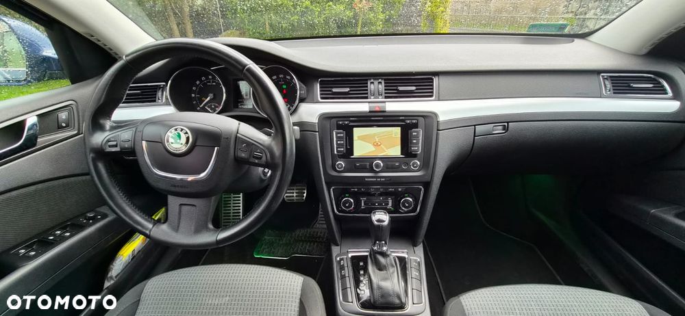 Skoda Superb 2.0 TDI DSG Active - 14