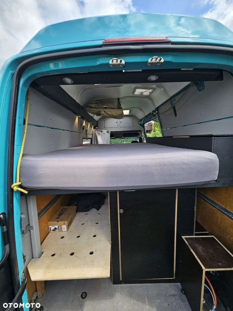 Mercedes-Benz Sprinter Camper - 9