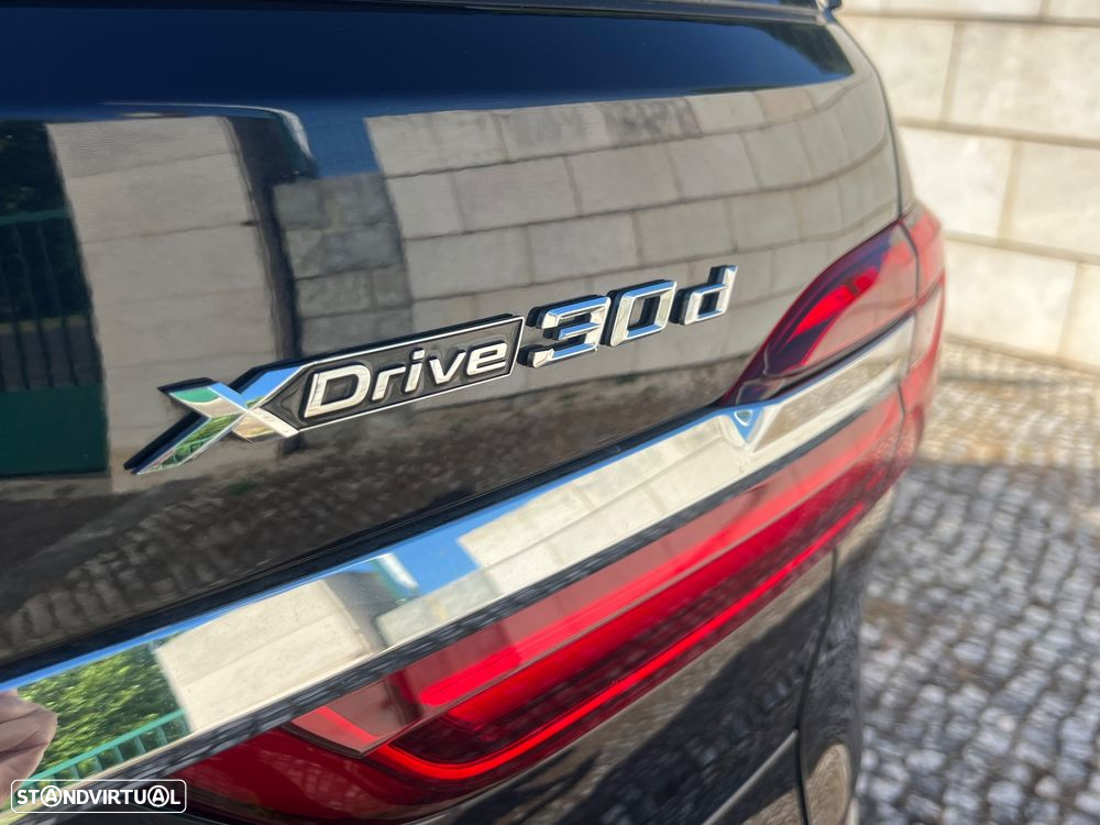 BMW X7 30 d xDrive Pack M - 27