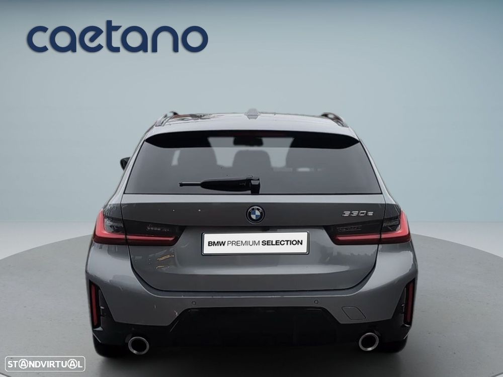 BMW 330 e Pack Desportivo M Auto - 4