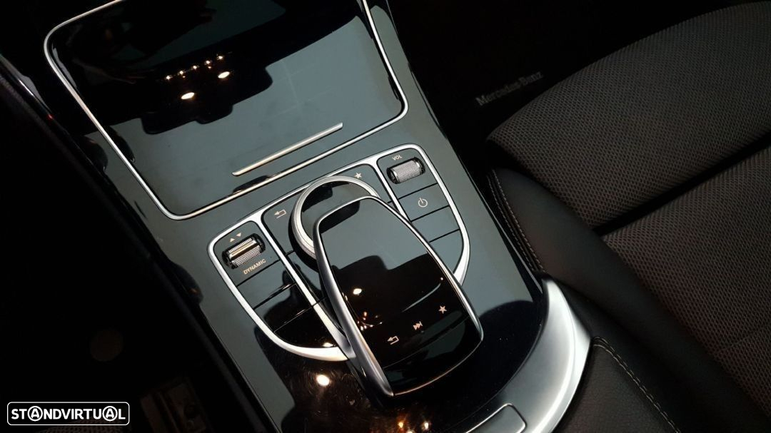 Mercedes-Benz C 300 h Exclusive - 24