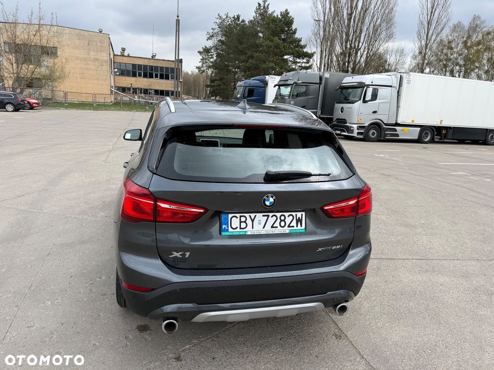 BMW X1 xDrive25i xLine sport - 10