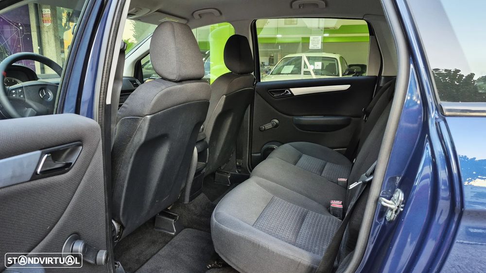 Mercedes-Benz B 150 Standard - 12