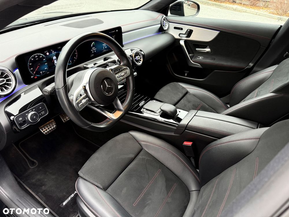 Mercedes-Benz CLA 220 AMG Line 7G-DCT - 20