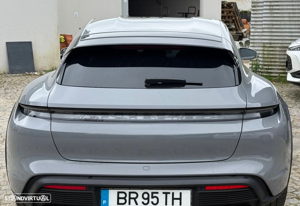 Porsche Taycan Cross Turismo 4S - 3