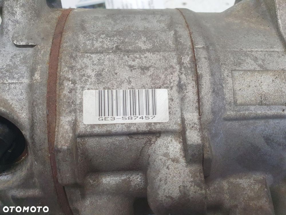 SPRĘŻARKA KLIMATYZACJI BMW E90 E91 2.0 D _ pompa 9223694 - 8