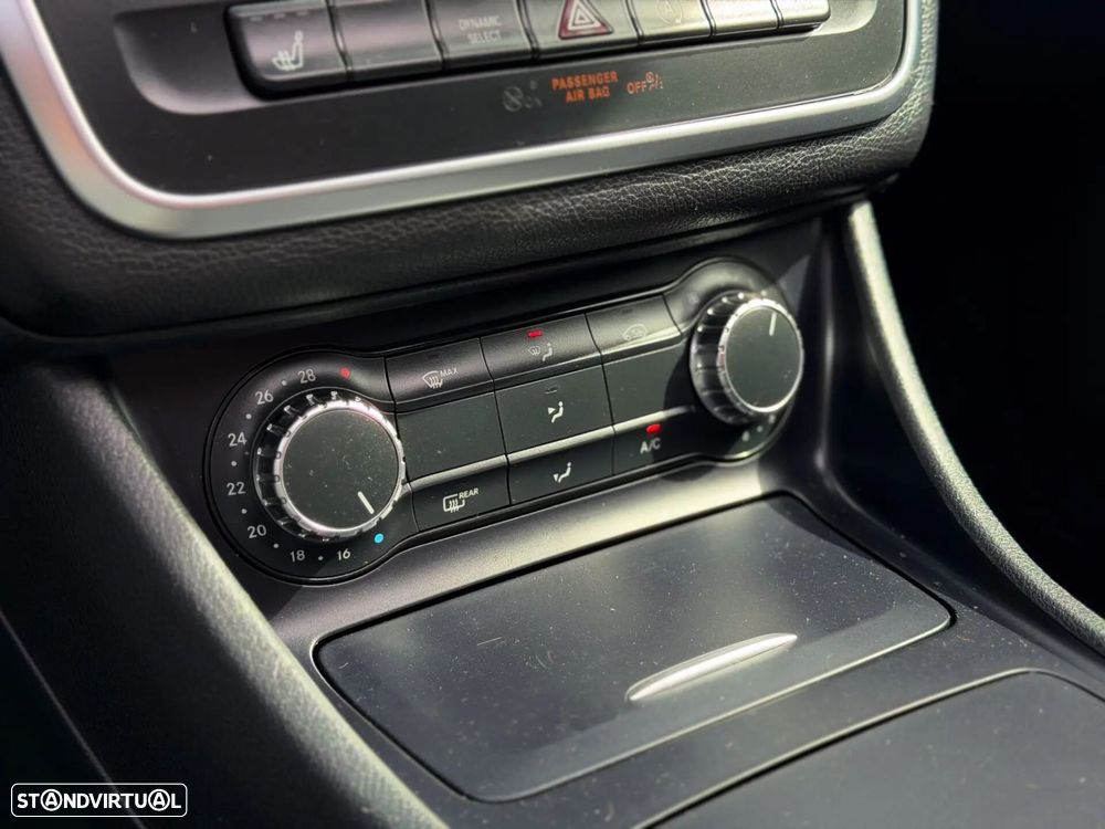 Mercedes-Benz CLA 220 d Shooting Brake AMG Line Aut. - 24