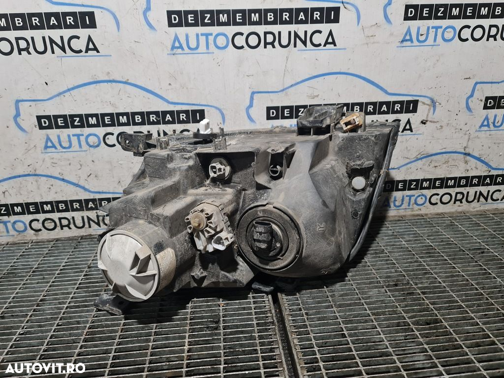 Far Dreapta Suzuki Grand Vitara 2006 - 2012 SUV 4 Usi (1308) Cu lupă - 2