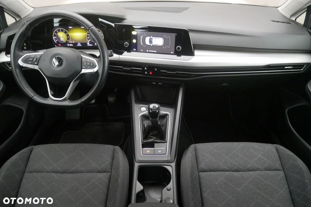 Volkswagen Golf - 8
