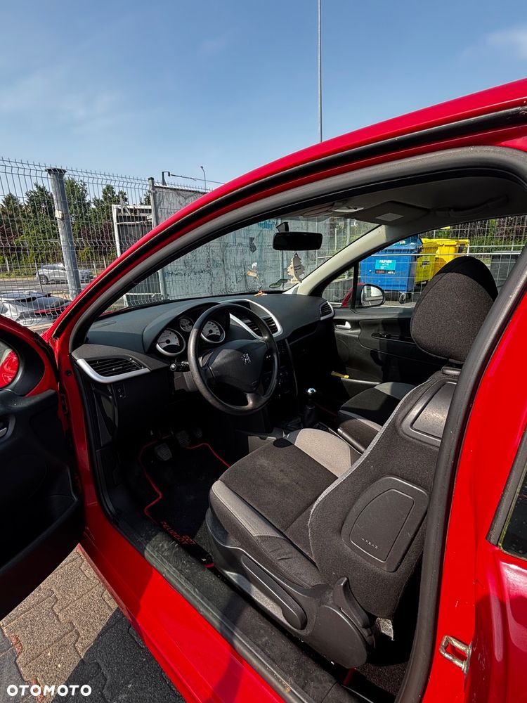 Peugeot 207 1.6 HDi 16V Intense - 17