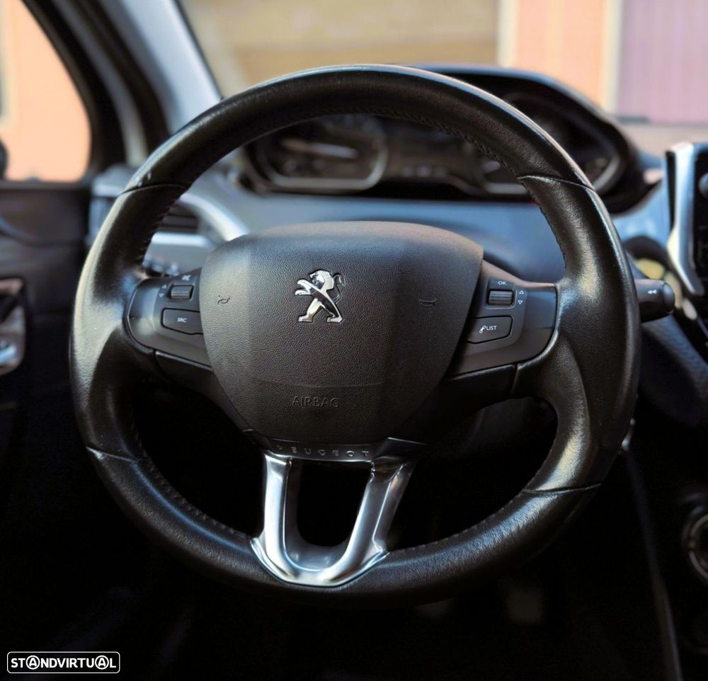 Peugeot 208 1.6 BlueHDi Style - 14