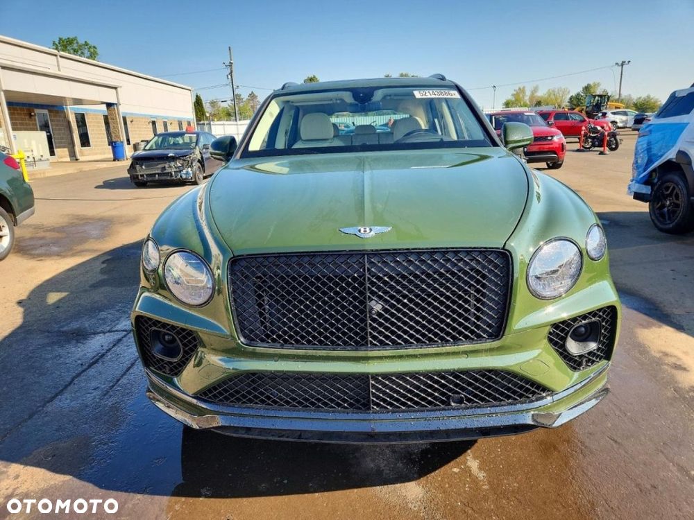 Bentley Bentayga - 2