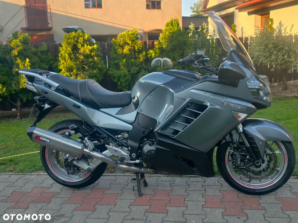Kawasaki GTR - 3