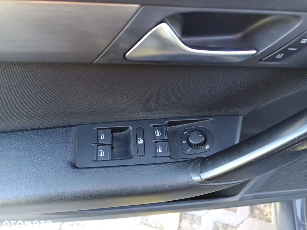 Volkswagen Passat 2.0 TDI DPF DSG Highline - 14