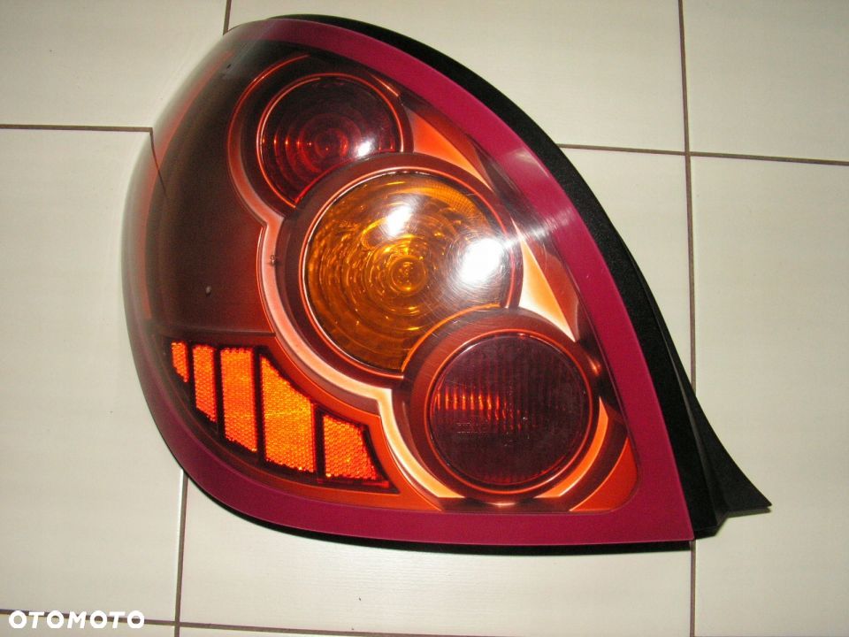 ALMERA N16 LIFT LAMPA TYLNA PRAWA - 2