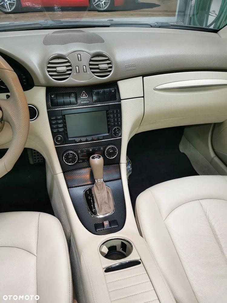 Mercedes-Benz CLK - 12
